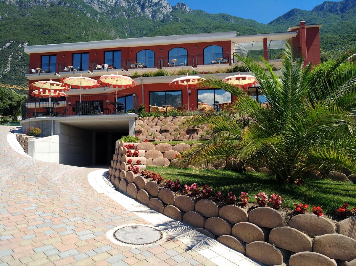 Hotel Oasi Beach マルチェージネ エクステリア 写真